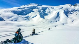 APROVECHA AL MÁXIMO LA TEMPORADA DE INVIERNO CON LA NUEVA GAMA DE MODELOS SKI-DOO, QUE SE CARACTERIZAN POR SU INCREÍBLE EXPERIENCIA DE CONDUCCIÓN, POTENCIA Y AGILIDAD